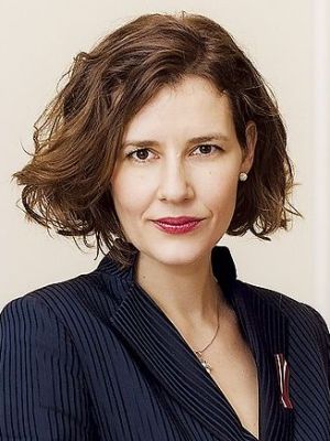 Дана Рейзниеце-Озола