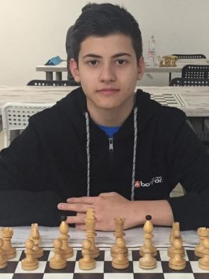  Момчил Петков