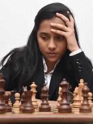 Дивья Дешмук