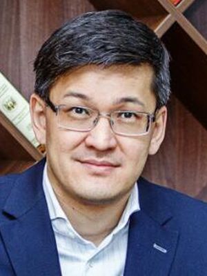 Дармен Садвакасов