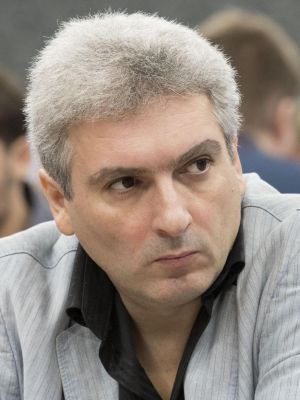 Владимир Акопян